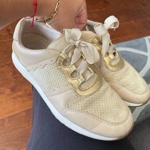 Cole haan  women sneaker size 7 color beige
